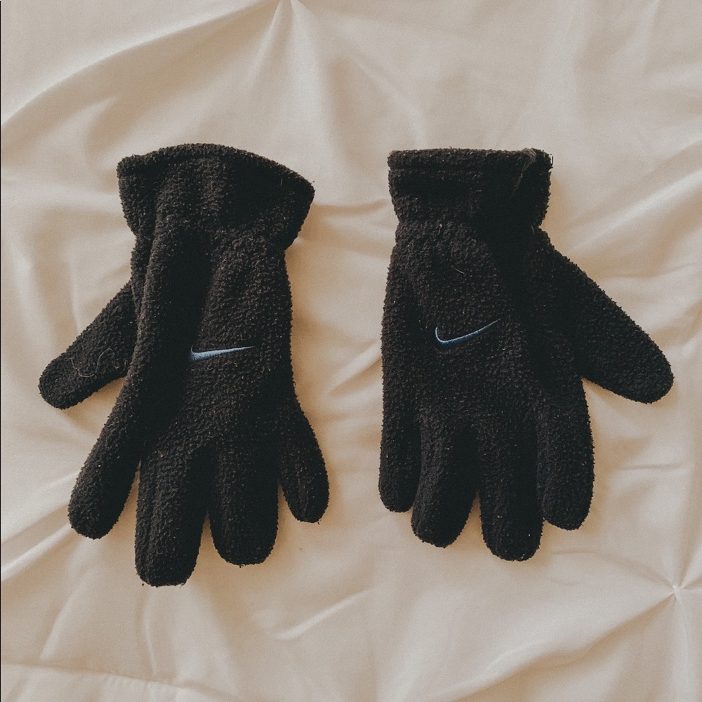 nike navy gloves